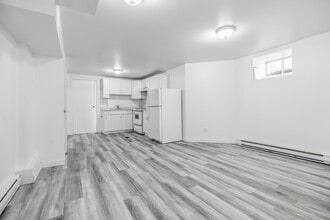 661 Mcmillan Av in Winnipeg, MB - Building Photo - Building Photo