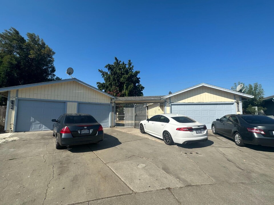 2954-2958 Malvern Ct in Stockton, CA - Building Photo