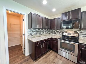 5845 Fairlands Rd in Milton, FL - Building Photo - Building Photo