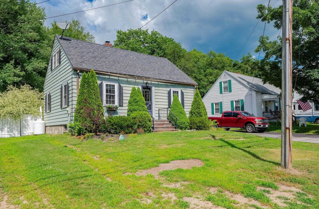 16 Parent St in South Berwick, ME - Foto de edificio