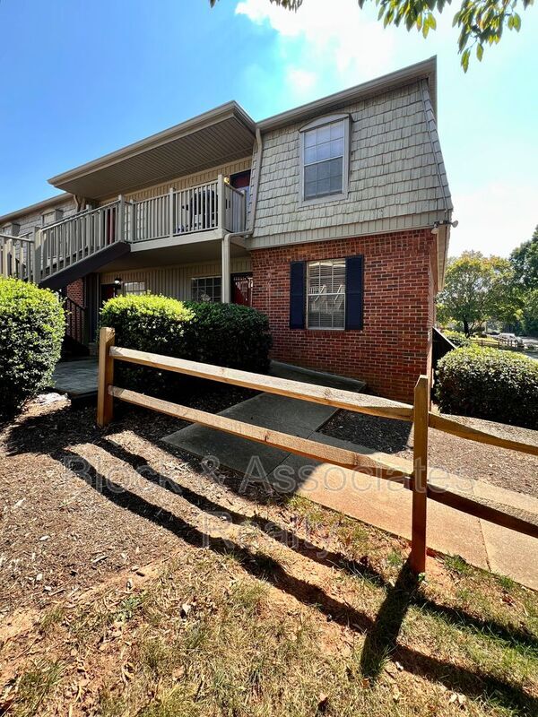 3818 Country Club Rd in Winston-Salem, NC - Building Photo - Building Photo