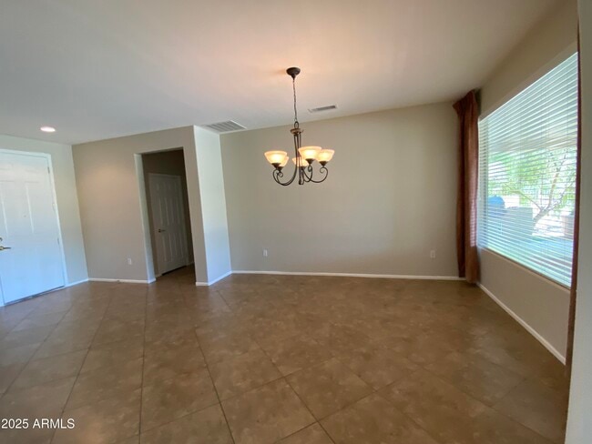 21705 N Black Bear Lodge Dr in Surprise, AZ - Building Photo - Building Photo