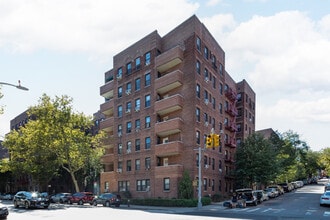 The Ambassador in Forest Hills, NY - Building Photo - Building Photo