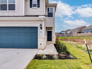 7209 Grenadine Bloom Bnd in Austin, TX - Building Photo - Building Photo