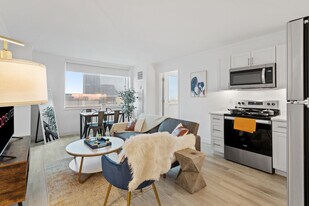 810 Pacific Ave in Atlantic City, NJ - Building Photo