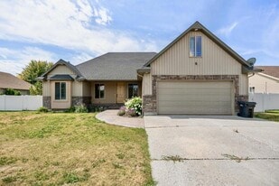 2612 Eastview Dr in Idaho Falls, ID - Building Photo