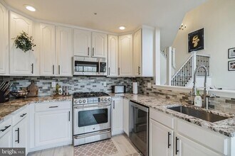 1855 Creekview Ln in Jamison, PA - Building Photo - Building Photo