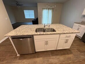 4528 Sandstone Dr in Greenville, NC - Building Photo - Building Photo
