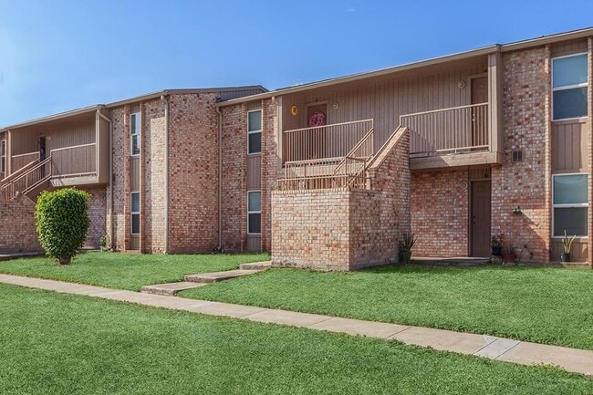 property at 2401 La Vista Ave