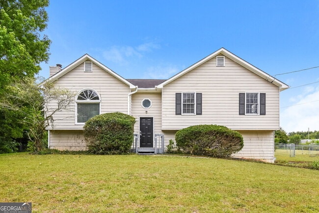 property at 28 Sweetwater Dr