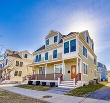 429 Gallivan Blvd in Boston, MA - Building Photo