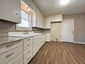 1906 24th St in Lubbock, TX - Building Photo - Building Photo