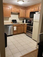 28 Williamsburg Ct, Unit #2 in Shrewsbury, MA - Building Photo - Building Photo