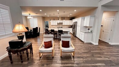 1821 W Corvina Ave in Visalia, CA - Building Photo - Building Photo
