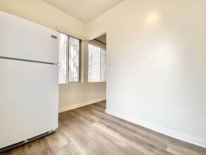 2118 1/2 E Cesar E Chavez Ave in Los Angeles, CA - Building Photo - Building Photo