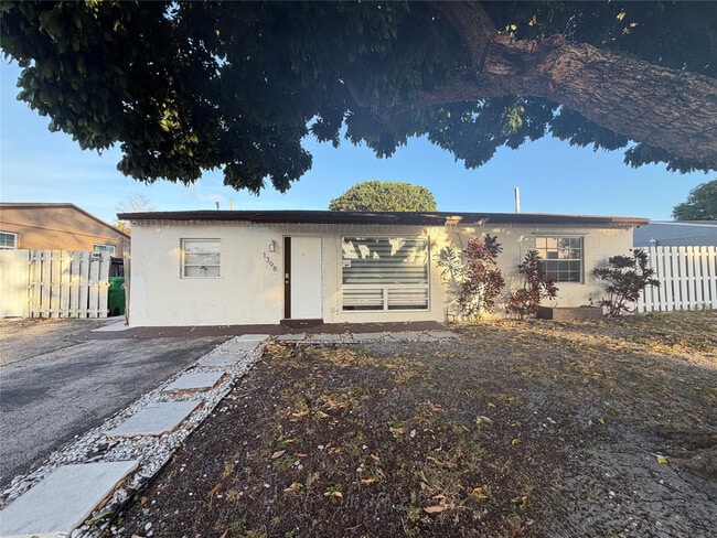 1398 SW 47th Terrace in Fort Lauderdale, FL - Building Photo - Building Photo