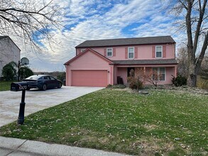 19479 Scenic Harbour Dr in Northville, MI - Building Photo - Building Photo