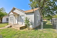 1126 Cedar St in Abilene, TX - Foto de edificio - Building Photo