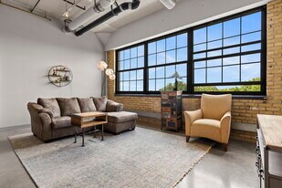 730 Stinson Blvd, Unit 418 in Minneapolis, MN - Building Photo