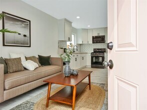 3057 Vineyard Ave in Los Angeles, CA - Building Photo - Building Photo