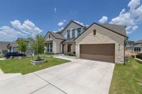 1012 Elenora Dr in Leander, TX - Foto de edificio - Building Photo