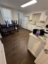 32 Dearborn St in Newport, RI - Foto de edificio - Building Photo