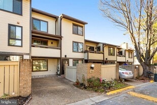 9410 Walburg Way in Gaithersburg, MD - Building Photo