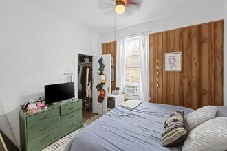 2507 N Sawyer Ave in Chicago, IL - Building Photo - Building Photo