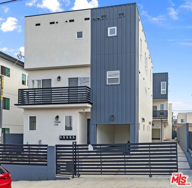 property at 1116 S Mariposa Ave