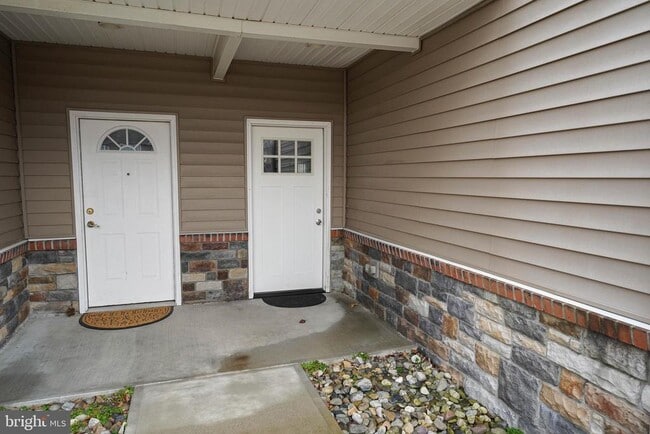 property at 439 Parkview Ct