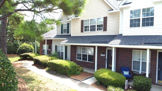1777 Forest Side Ln