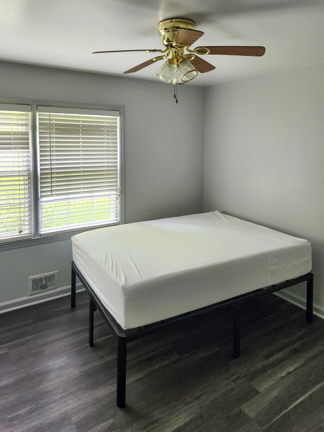 property at 2213 Plantation Dr