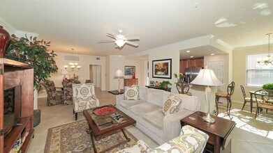 6614 Grand Estuary Trail in Bradenton, FL - Foto de edificio - Building Photo