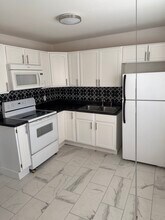 1910 10th St in Des Moines, IA - Building Photo - Building Photo