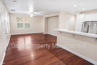 24025 Park Ln in Santa Clarita, CA - Building Photo - Building Photo