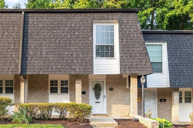 property at 5170 Chemin De Vie NE
