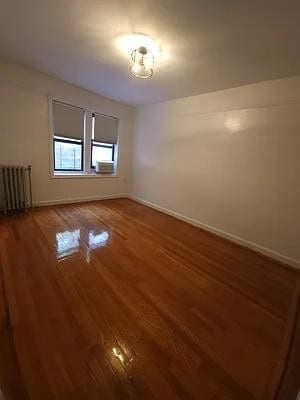 504 Grand St in New York, NY - Foto de edificio - Building Photo