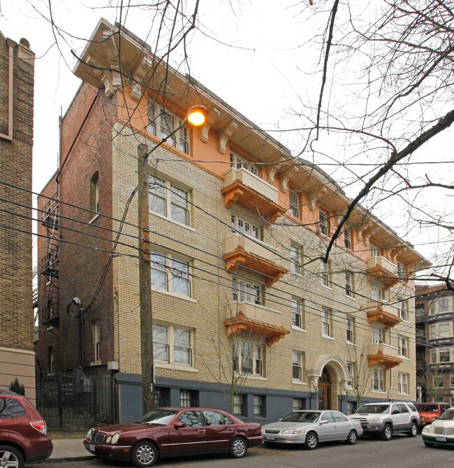 Alvarado Apartments in Portland, OR - Foto de edificio - Building Photo