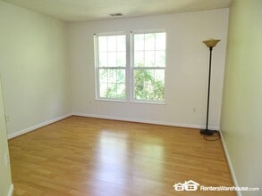 7906 Valley Manor Rd in Owings Mills, MD - Foto de edificio - Building Photo