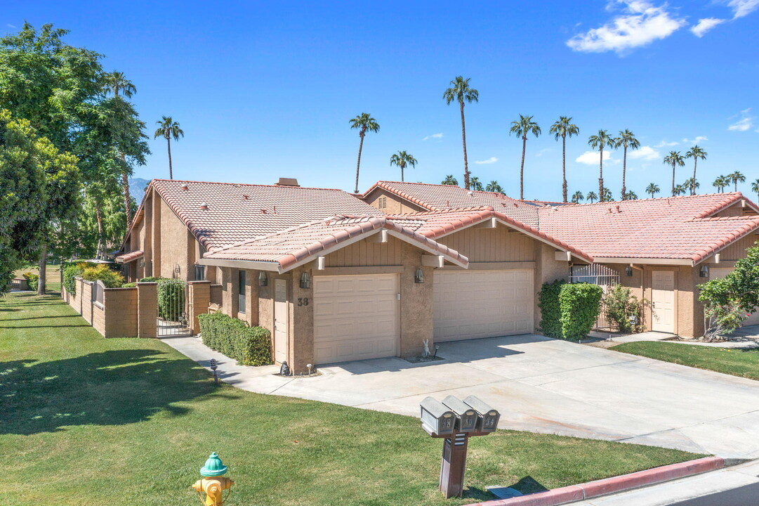 38 Conejo Cir in Palm Desert, CA - Building Photo