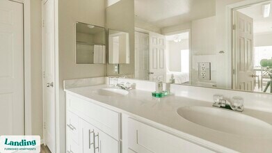 11144 Fuqua St, Unit 232 in Houston, TX - Foto de edificio - Building Photo