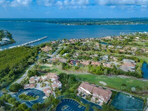 2371 SW Carriage Hill Terrace in Palm City, FL - Building Photo - Building Photo