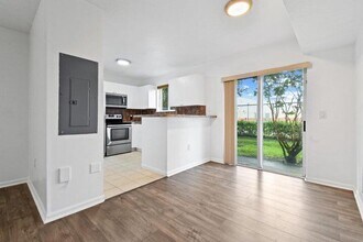 3780 N Jog Rd in West Palm Beach, FL - Building Photo - Building Photo