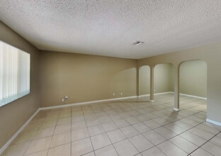 5537 Primrose Ln in Jacksonville, FL - Foto de edificio - Building Photo