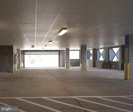 13724 Neil Armstrong Ave in Herndon, VA - Building Photo - Building Photo