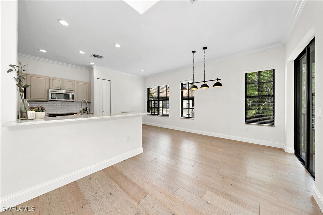 1248 Carpazi Ct in Naples, FL - Building Photo