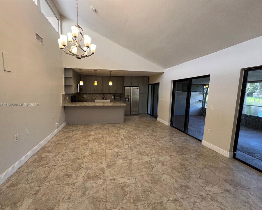 1595 NW 16th St in Pembroke Pines, FL - Building Photo