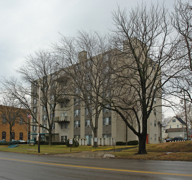 Firelands Apartments in Lorain, OH - Foto de edificio - Building Photo