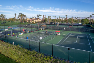 Woodhaven Country Club Homes in Palm Desert, CA - Foto de edificio - Other