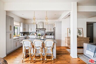 129 Outrigger Mall in Los Angeles, CA - Building Photo - Building Photo